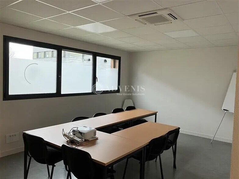 Office in Bourges for lease - Interior Photo - Image 1 of 4