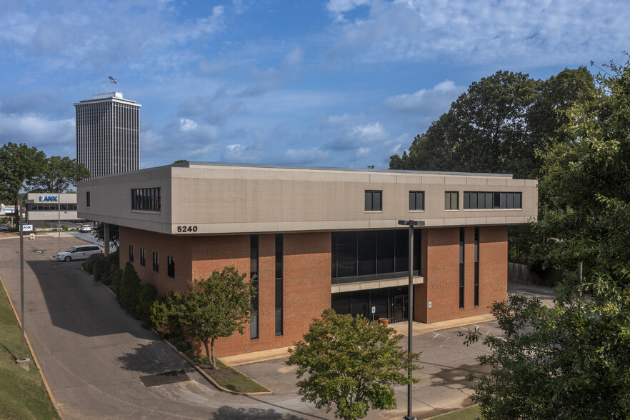 5240 Poplar Ave, Memphis, TN for lease - Building Photo - Image 1 of 7