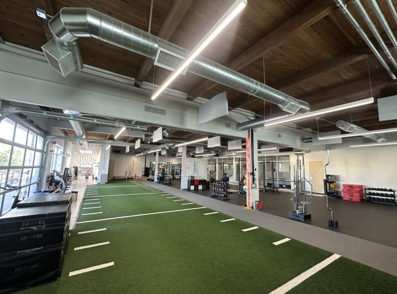 2015 Dallas St, Aurora, CO for lease - Building Photo - Image 3 of 21