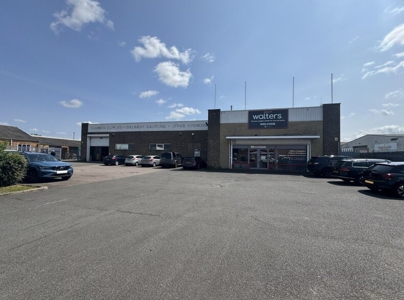 19 Royce Rd, Peterborough for sale - Primary Photo - Image 1 of 1