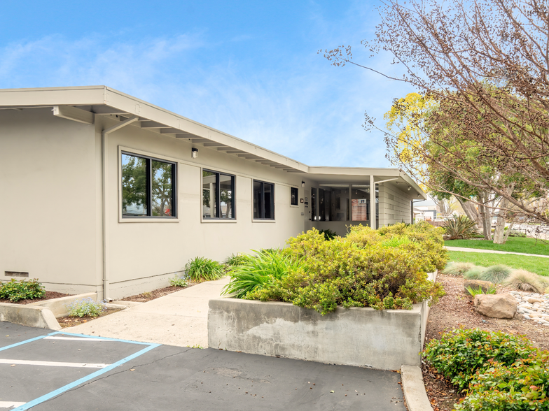 255-265 Crestview Dr, Santa Clara, CA for lease - Building Photo - Image 1 of 2