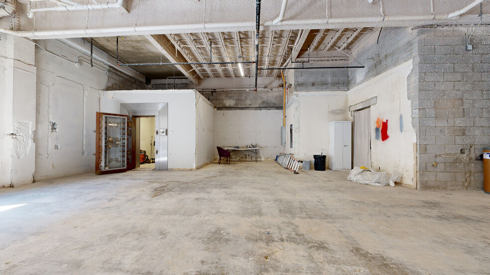 127 N Elizabeth St, Lima, OH for lease - Matterport 3D Scan - Image 3 of 40