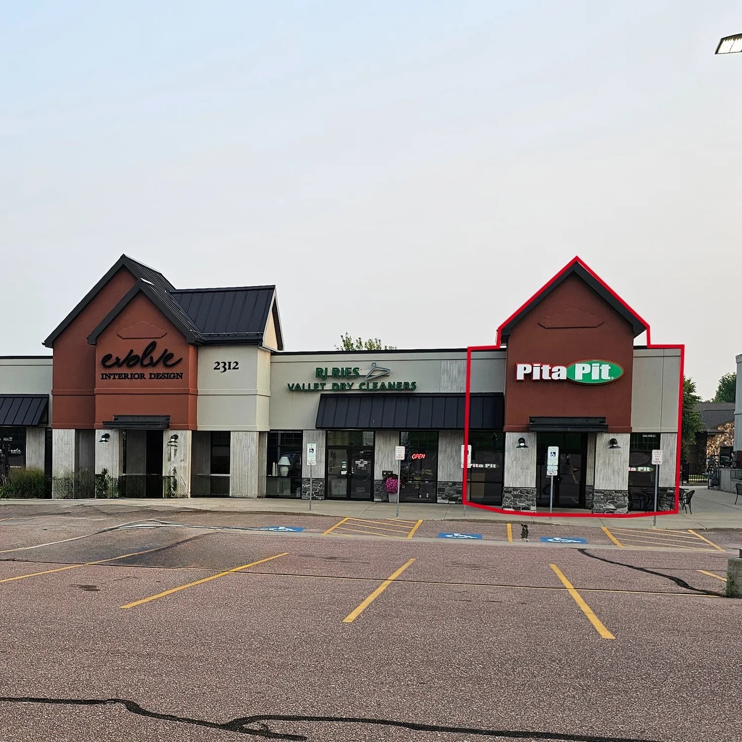 2312 W 69th St, Sioux Falls, SD for lease Building Photo- Image 1 of 2
