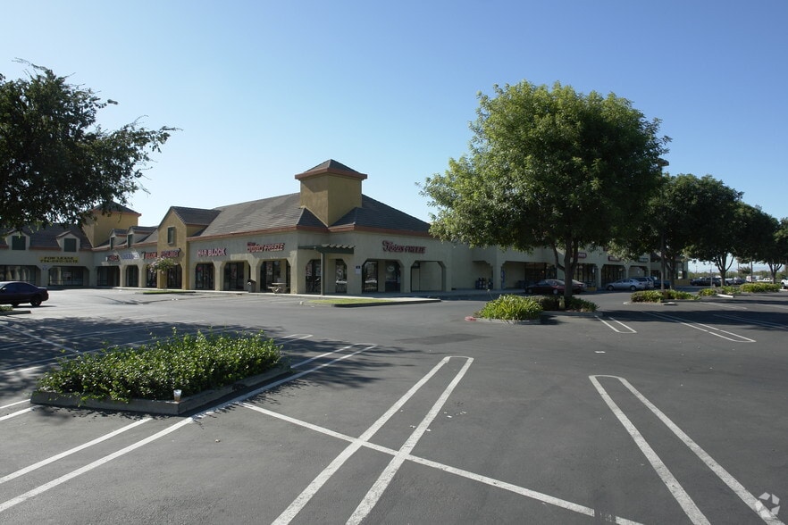 3900 Pelandale Ave, Modesto, CA for lease - Primary Photo - Image 1 of 5