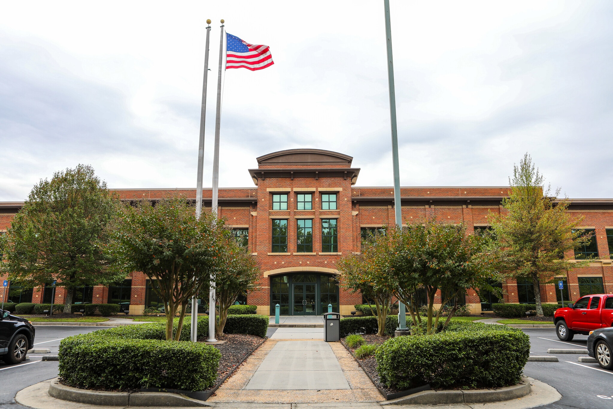 1305 Mall of Georgia Blvd, Buford, GA for lease Building Photo- Image 1 of 32