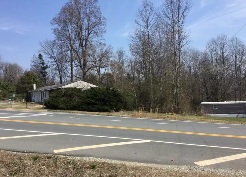 4105 Old Hillsborough Rd, Mebane, NC for sale - Building Photo - Image 2 of 10