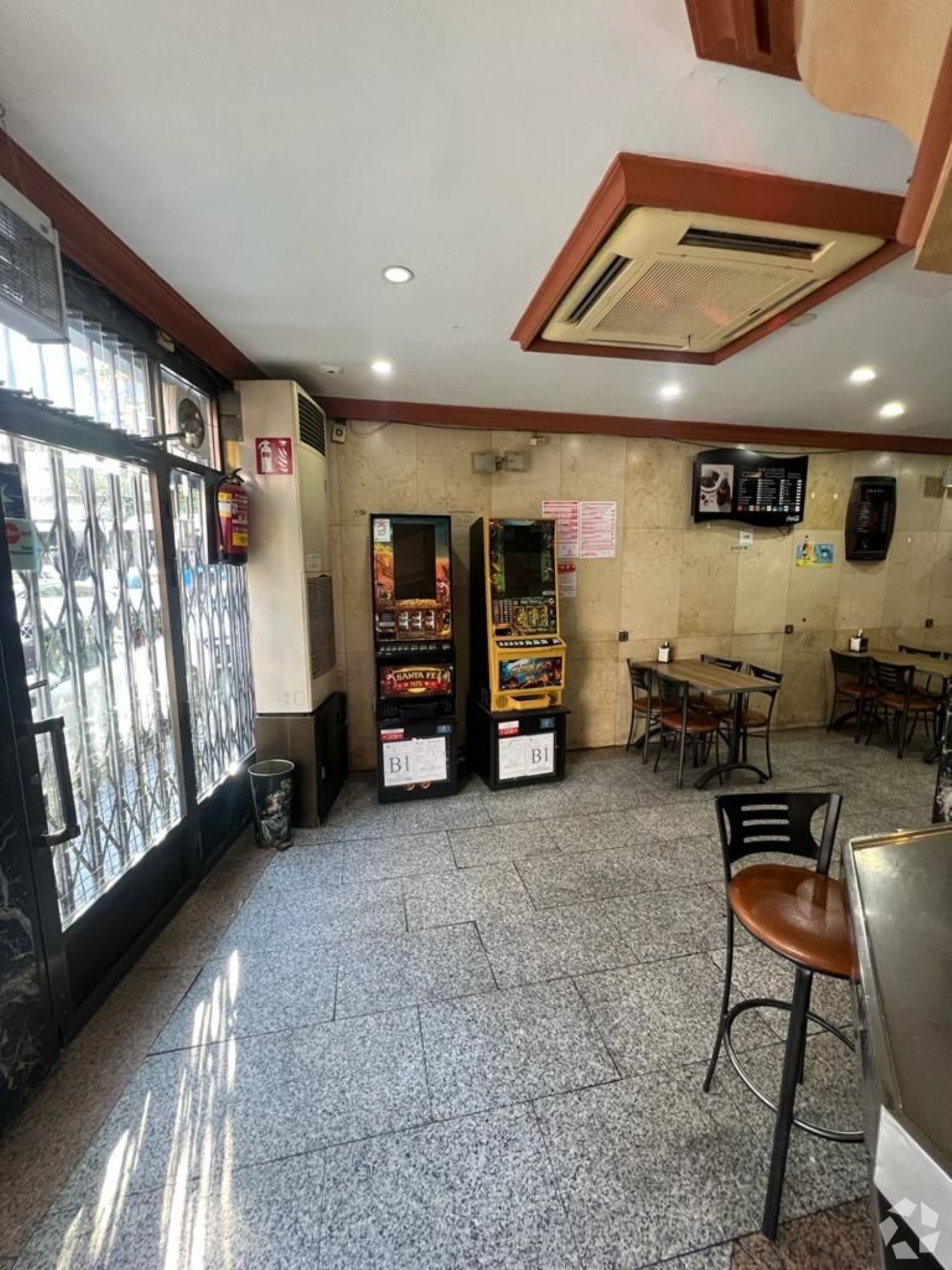 Retail in Madrid, Madrid for sale Primary Photo- Image 1 of 1