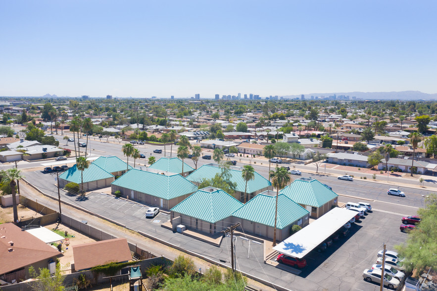 2200 W Bethany Home Rd, Phoenix, AZ for sale - Primary Photo - Image 1 of 1