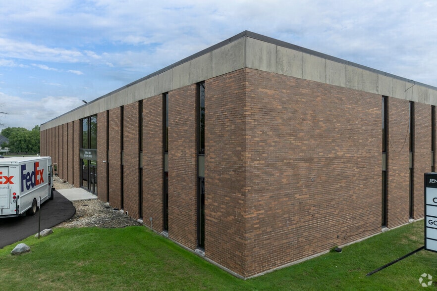 2555 Lincoln Hwy, Olympia Fields, IL for lease - Building Photo - Image 2 of 51