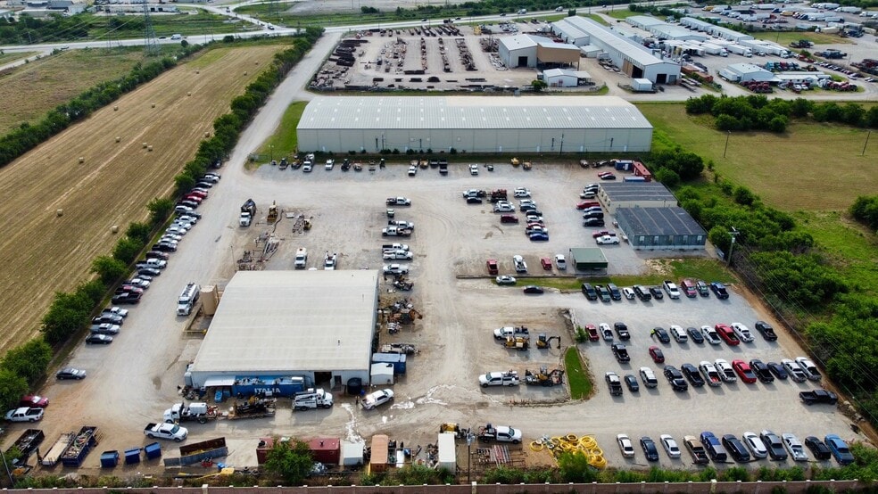 10101 N Saginaw Blvd, Fort Worth, TX for lease - Building Photo - Image 2 of 8