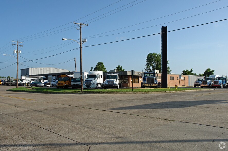 1104 Grimmett Dr, Shreveport, LA 71107