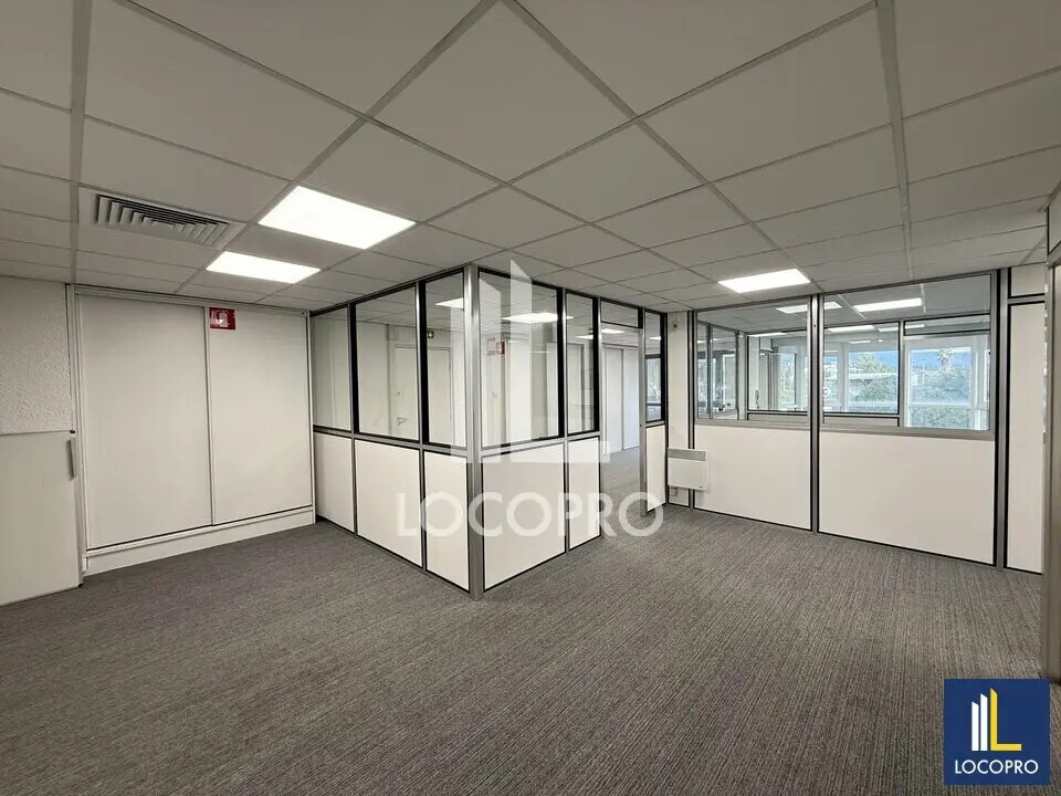 Office in SOPHIA ANTIPOLIS for lease Building Photo- Image 1 of 13