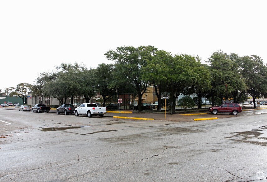 301 W Knox St, Ennis, TX for sale - Primary Photo - Image 1 of 1