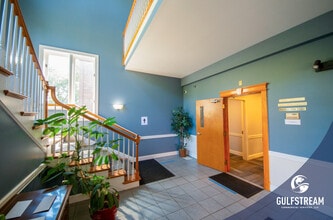 3001 Taylor Springs Dr, Louisville, KY for sale Interior Photo- Image 2 of 14