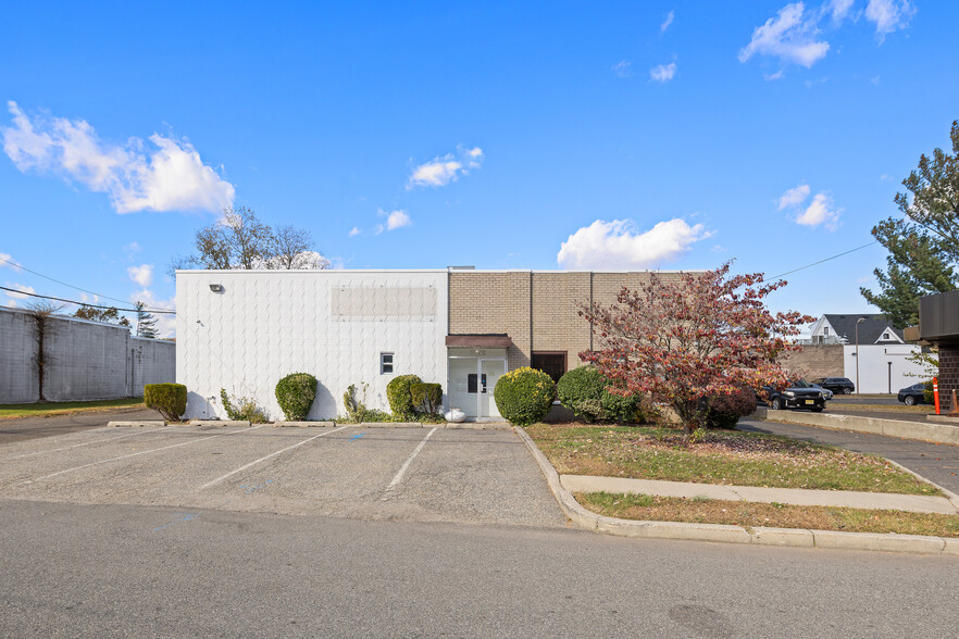 5 Willow St, Moonachie, NJ for lease - Building Photo - Image 1 of 25