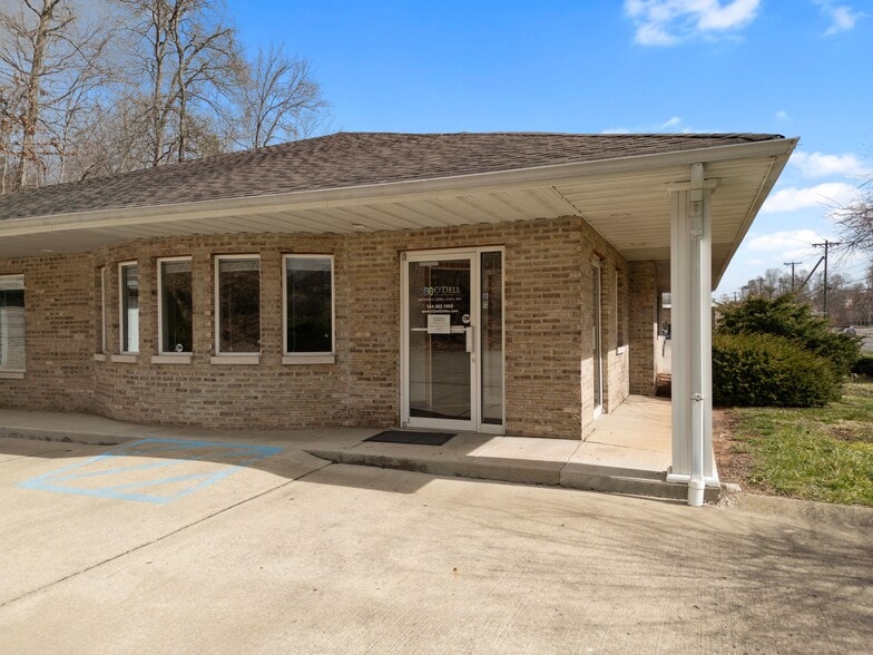 3518 Teays Valley Rd, Hurricane, WV for lease - Building Photo - Image 1 of 10