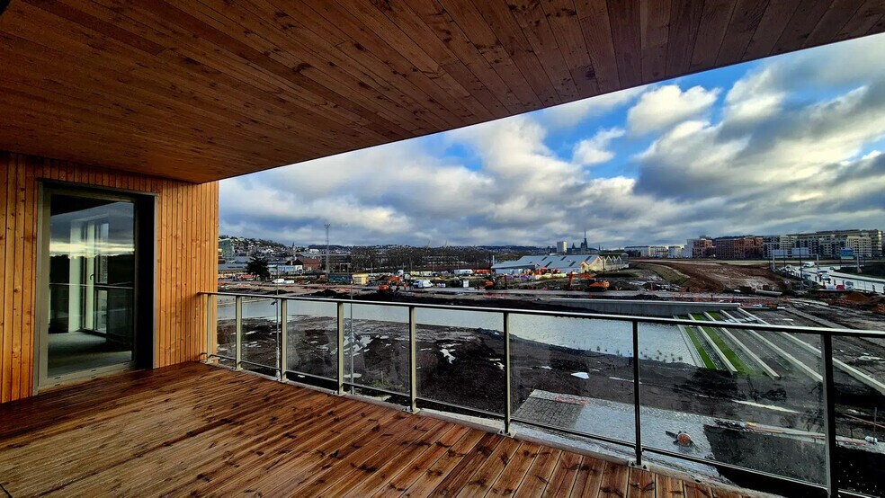 Office in Rouen for lease - Interior Photo - Image 1 of 4