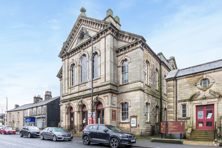 61-63 Boroughgate, Otley for sale - Primary Photo - Image 1 of 2