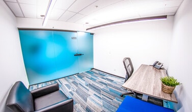 252 W Esplanade, North Vancouver, BC for lease Interior Photo- Image 2 of 3