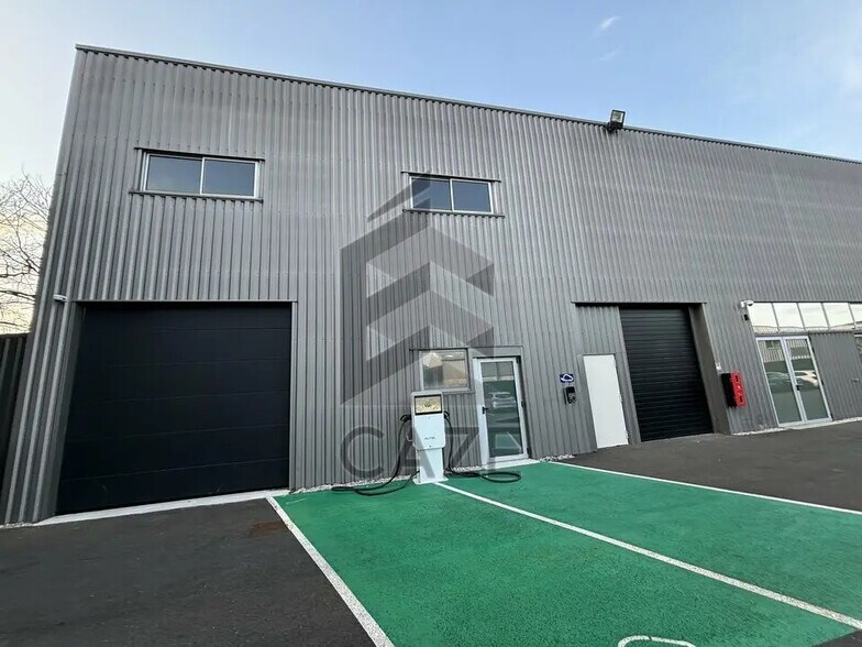 Flex in Canéjan for lease - Building Photo - Image 2 of 6