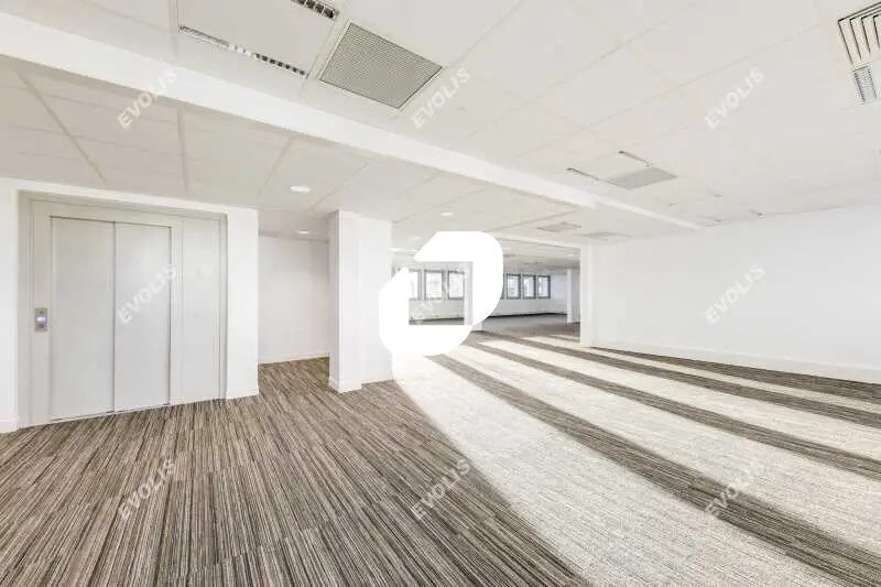 11 Avenue Morane Saulnier, Vélizy-Villacoublay for lease - Building Photo - Image 2 of 32