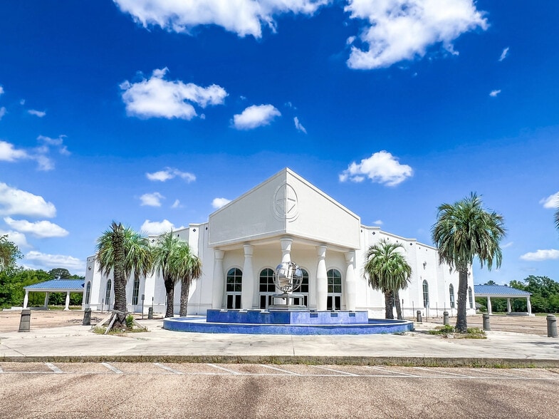 I-12 Regional Church & Event Campus portfolio of 3 properties for sale on LoopNet.com - Building Photo - Image 2 of 12