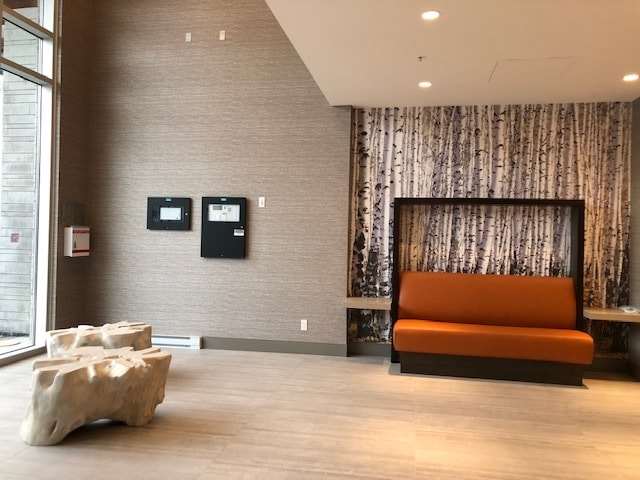 38033-38041 2 Av, Squamish, BC for lease - Interior Photo - Image 3 of 13