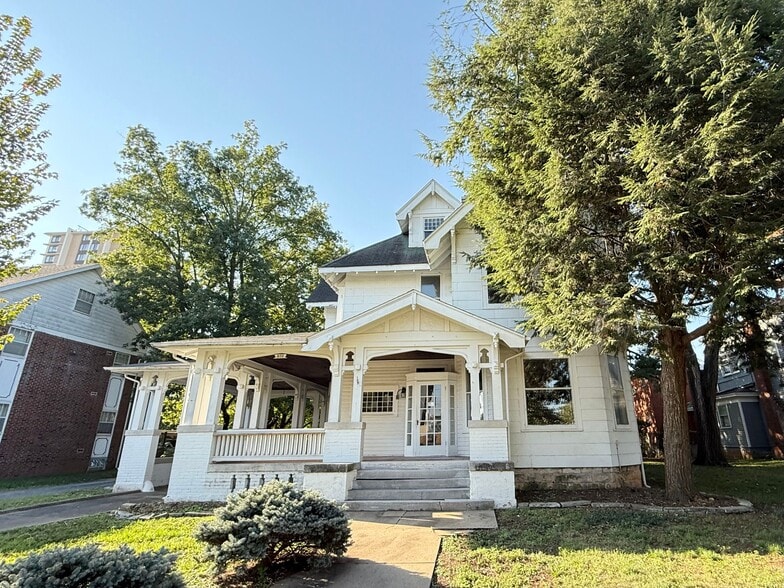 800 E Walnut St, Springfield, MO for sale - Building Photo - Image 2 of 9