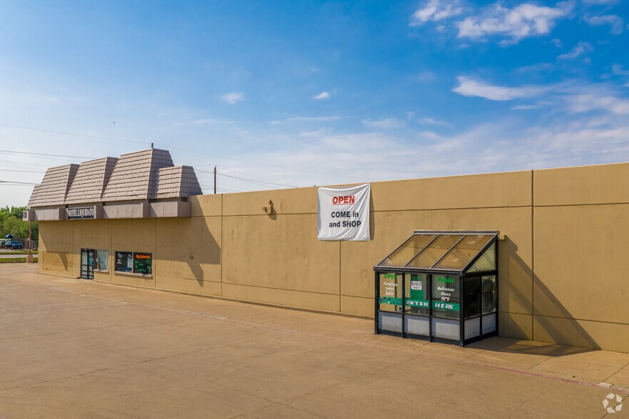 3643-3753 W Camp Wisdom Rd, Dallas, TX for lease - Building Photo - Image 3 of 10