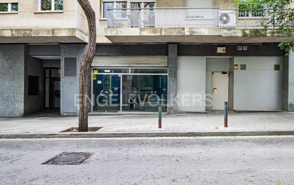 Retail in Barcelona, Barcelona for lease Interior Photo- Image 1 of 11