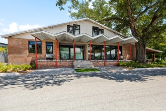 301 S Toulme St, Bay Saint Louis, MS for lease Building Photo- Image 2 of 13