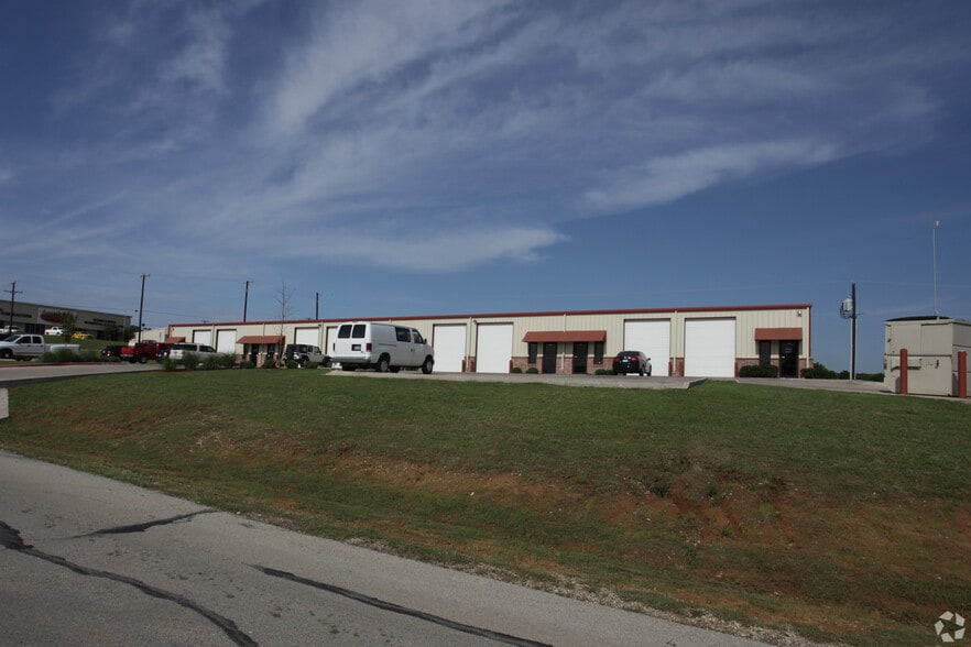 Premier Flex Portfolio portfolio of 4 properties for sale on LoopNet.com - Building Photo - Image 3 of 20