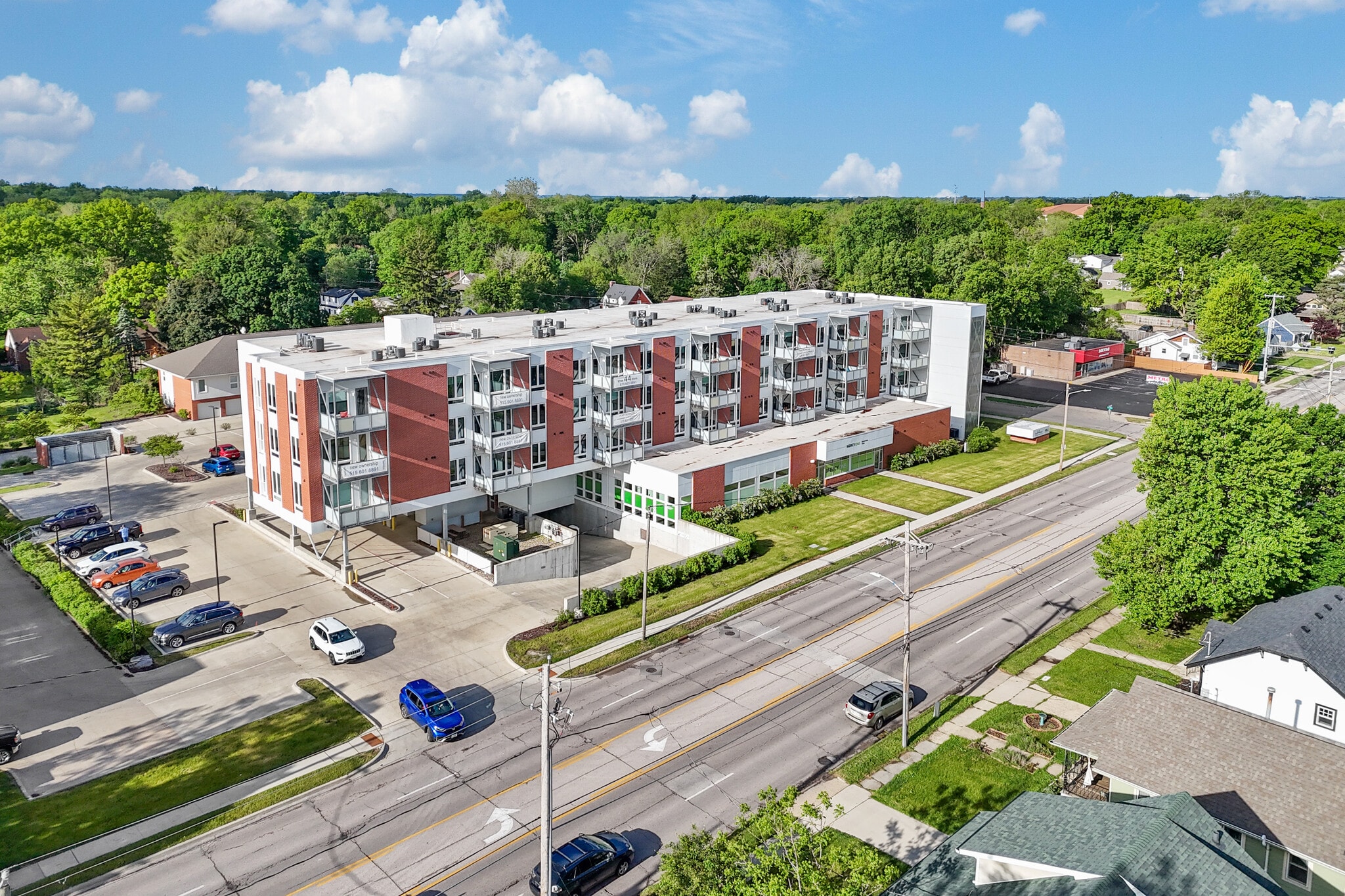 4326 Hickman Rd, Des Moines, IA for sale Building Photo- Image 1 of 34