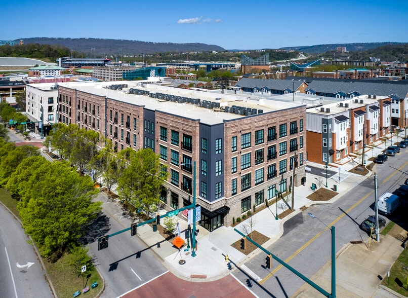 355 Walnut St, Chattanooga, TN for lease - Building Photo - Image 2 of 24