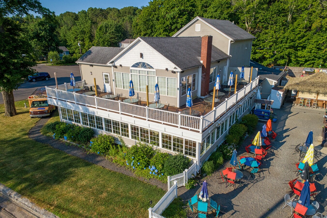 81 N Main St, East Hampton, CT 06424