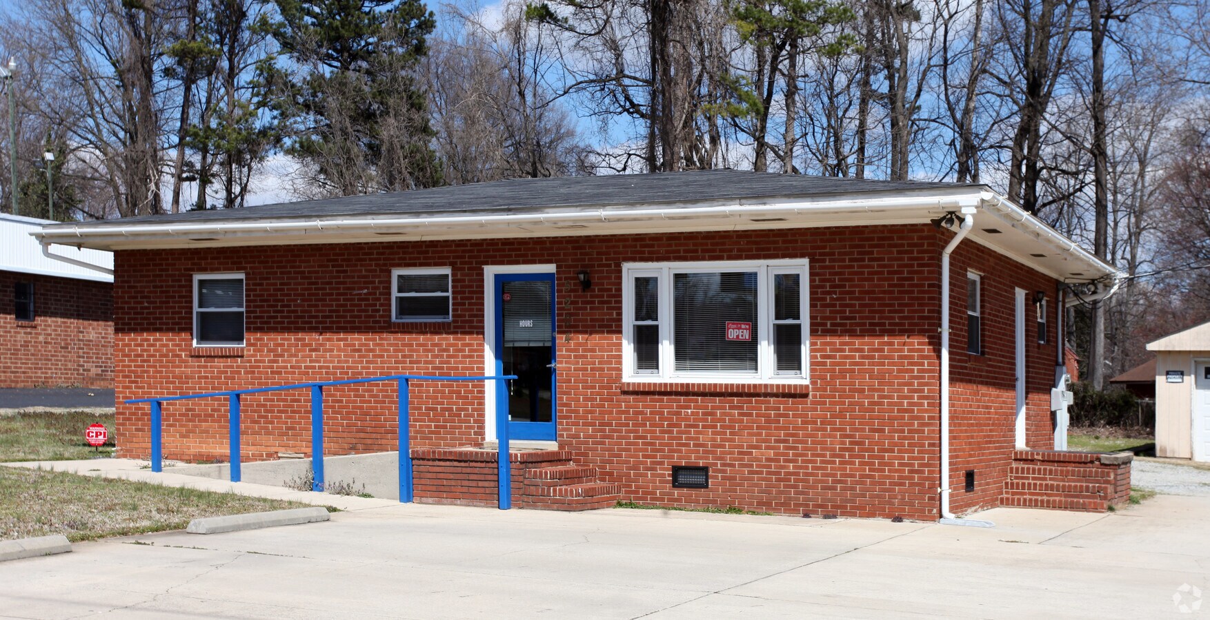 5204 W Market St, Greensboro, NC 27409