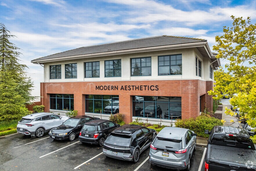 8735 Sierra College Blvd, Roseville, CA for lease - Primary Photo - Image 1 of 4