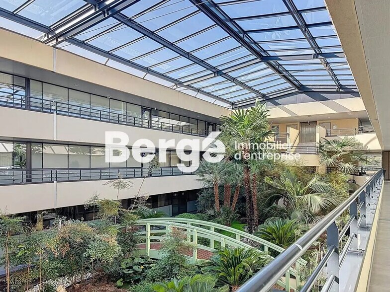 Office in SOPHIA ANTIPOLIS for lease - Building Photo - Image 3 of 6