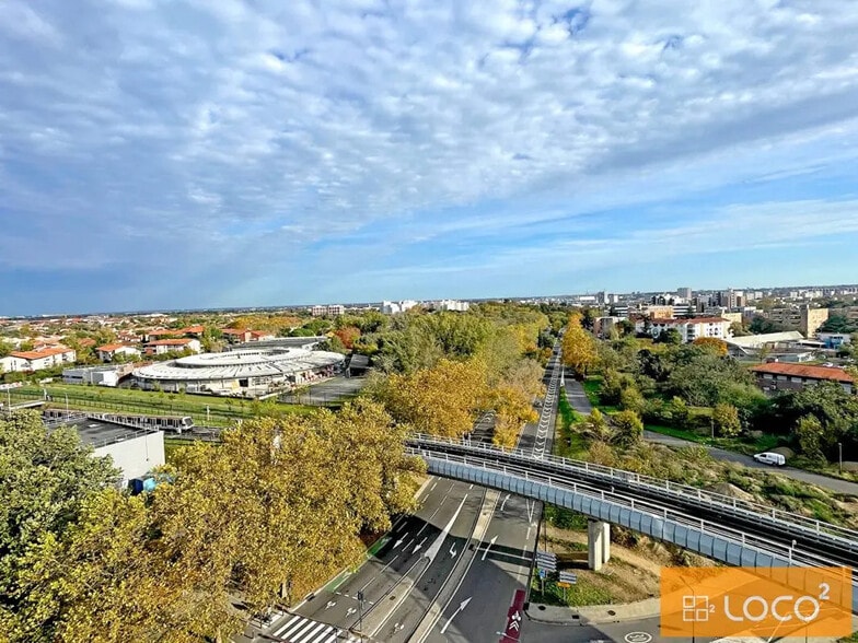 Rond Point Basso Cambo, Toulouse for sale - Aerial - Image 2 of 10