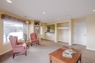 230-236 Thomas More Pky, Crestview Hills, KY for lease Interior Photo- Image 2 of 9