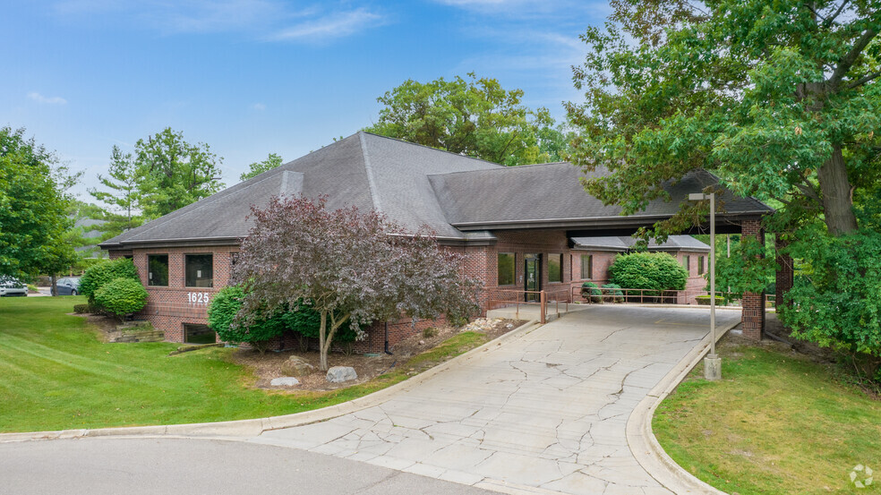 1625 Ramblewood Dr, East Lansing, MI for sale - Primary Photo - Image 1 of 1