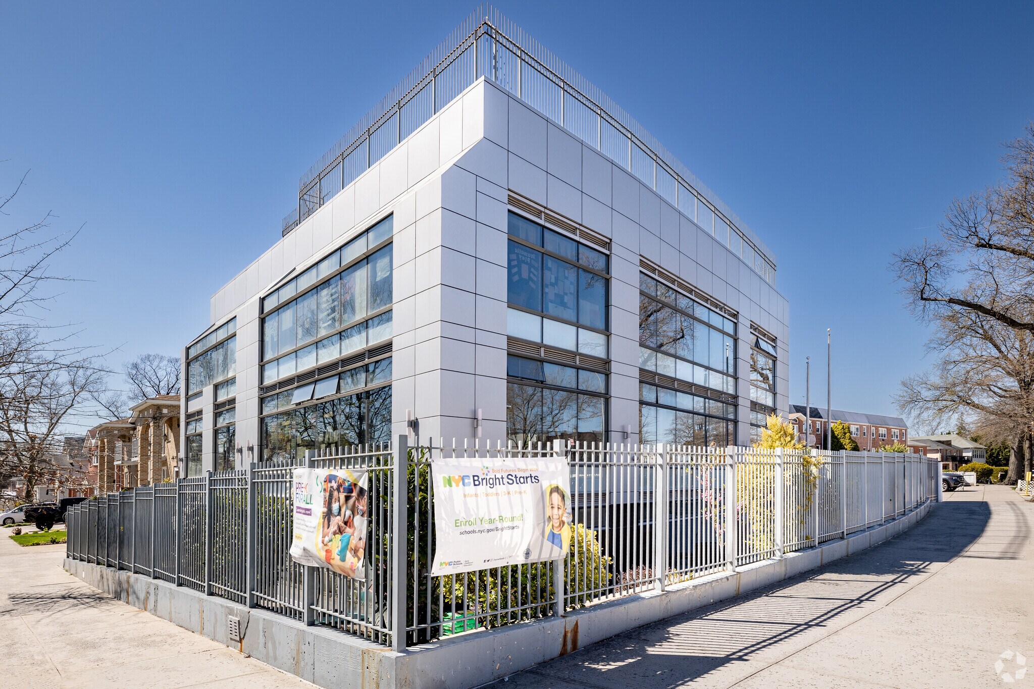 196-25 42nd Ave, Flushing, NY for sale Primary Photo- Image 1 of 1