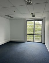 Office in Lyon for lease Interior Photo- Image 2 of 5