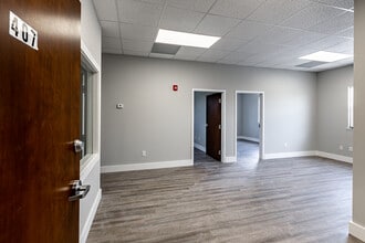 1500 E Venice Ave, Venice, FL for lease Interior Photo- Image 1 of 15