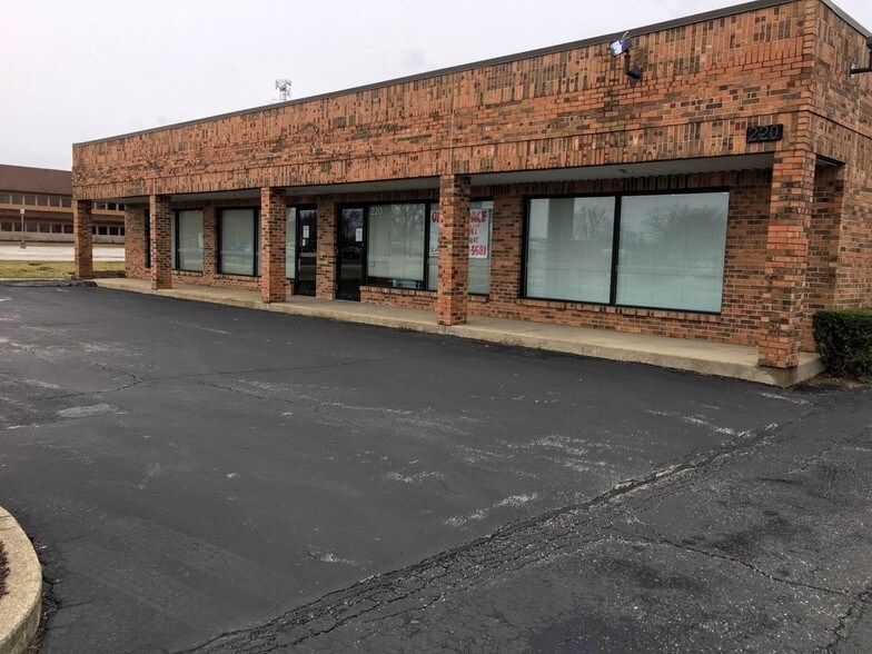 220 W Edison Rd, Mishawaka, IN 46545