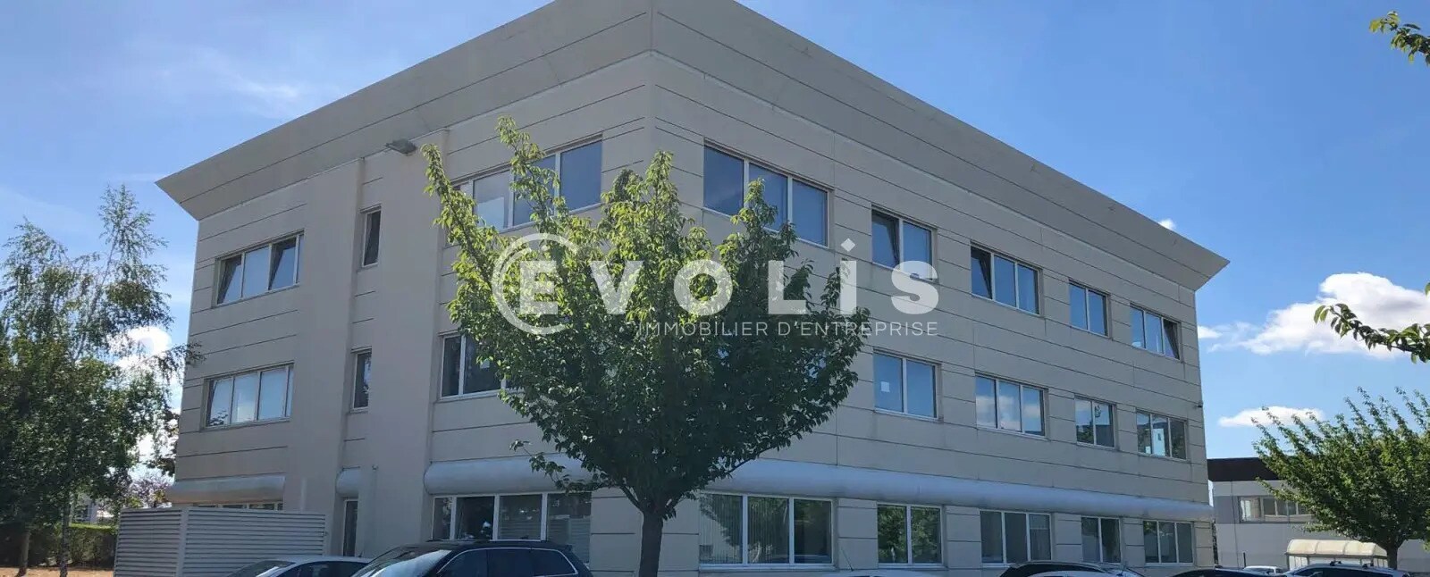 Office in Mareuil-lès-Meaux for lease Building Photo- Image 1 of 4