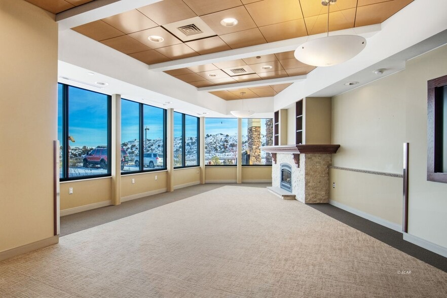 2003 Errecart Blvd, Elko, NV for sale - Lobby - Image 3 of 11