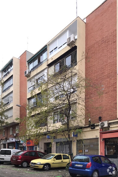 Calle de Ponferrada, 22, Madrid, Madrid for lease - Building Photo - Image 2 of 2