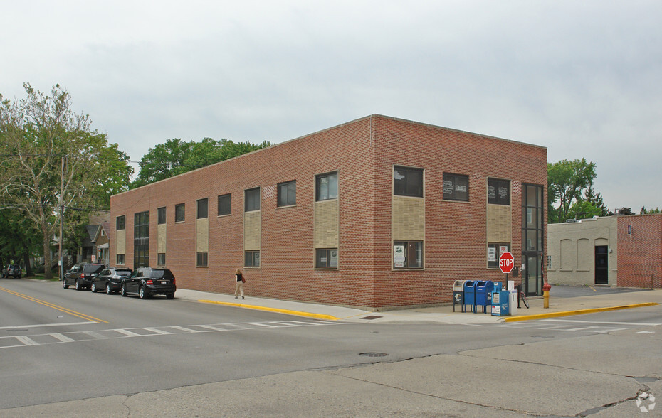 801 Circle Ave, Forest Park, IL for lease - Primary Photo - Image 1 of 3