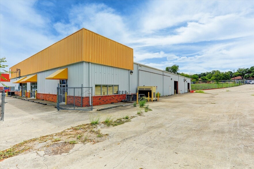 10630 Joseph Clayton Dr, Austin, TX for sale - Building Photo - Image 3 of 23